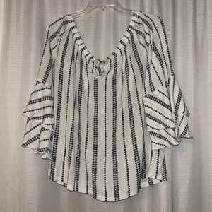 Solitaire Black and White Patterned Blouse